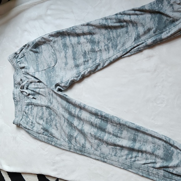 Athleta, Farallon Lounge, Casual Jogger Pants, Sz M, Green Camouflage - Picture 2 of 9